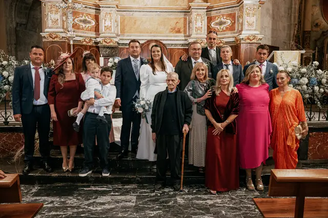 boda dominio vega requena iglesia Maria Angel grupales