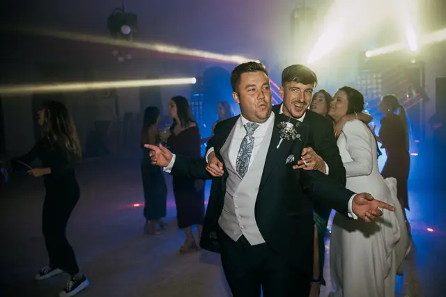 boda dominio vega requena iglesia Maria Angel fiesta portada