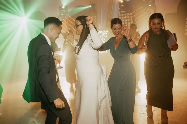 boda dominio vega requena iglesia Maria Angel fiesta portada