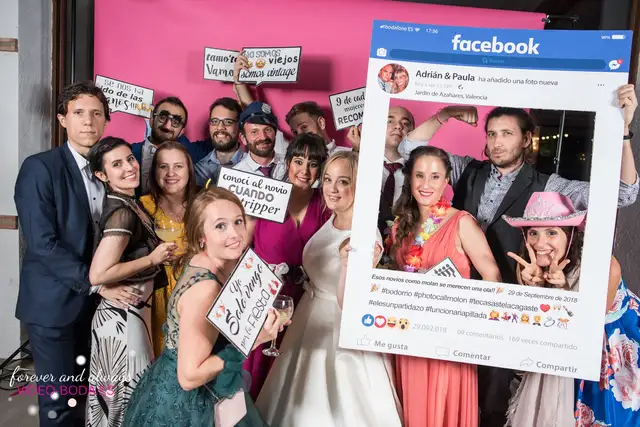Fiesta y photocall de la boda de Paula y Adrián