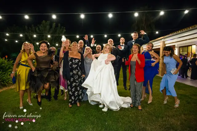 Cena, regalos y celebración de Paula y Adrián en Jardín de Azahares