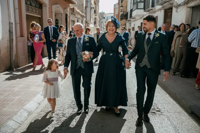 Boda de Ángela y Fernando en Bodegas Emilio Clemente Salida / Entrada