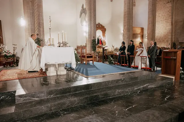 Boda de Ángela y Fernando en Bodegas Emilio Clemente ceremonia