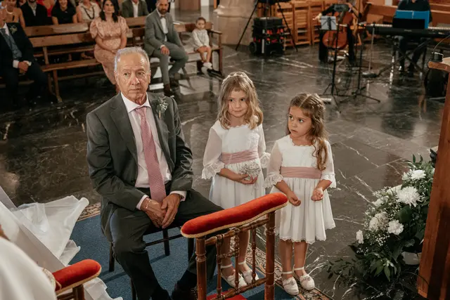 Boda de Ángela y Fernando en Bodegas Emilio Clemente ceremonia portada
