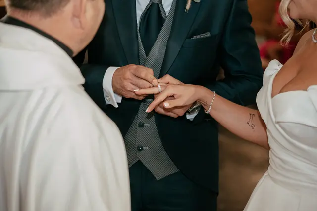 Boda de Ángela y Fernando en Bodegas Emilio Clemente ceremonia