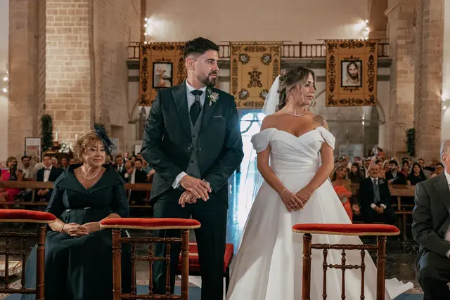 Boda de Ángela y Fernando en Bodegas Emilio Clemente ceremonia