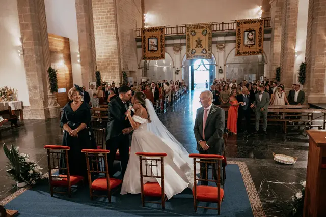 Boda de Ángela y Fernando en Bodegas Emilio Clemente ceremonia
