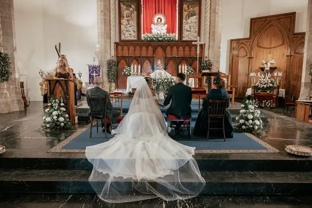 Boda de Ángela y Fernando en Bodegas Emilio Clemente ceremonia