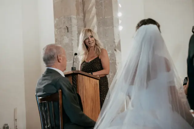 Boda de Ángela y Fernando en Bodegas Emilio Clemente ceremonia