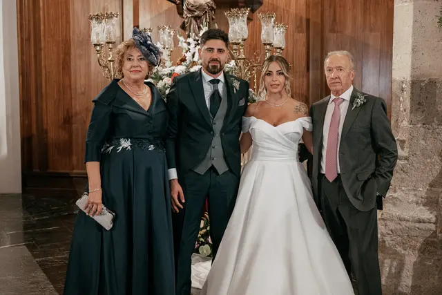 Boda de Ángela y Fernando en Bodegas Emilio Clemente grupales