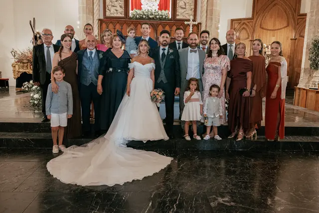 Boda de Ángela y Fernando en Bodegas Emilio Clemente grupales