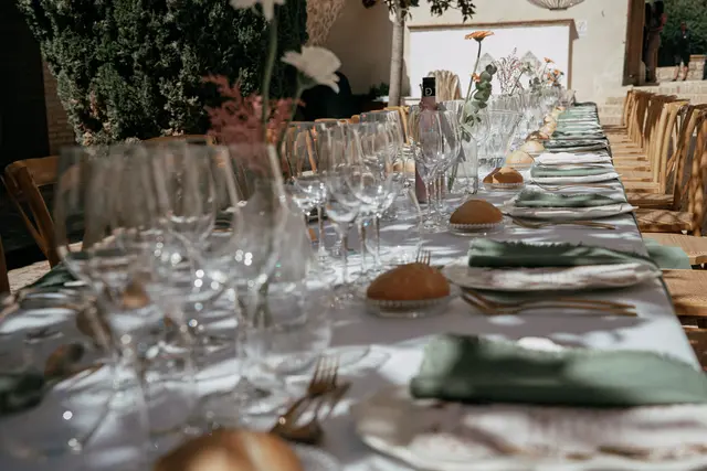 Boda de Ángela y Fernando en Bodegas Emilio Clemente detalles