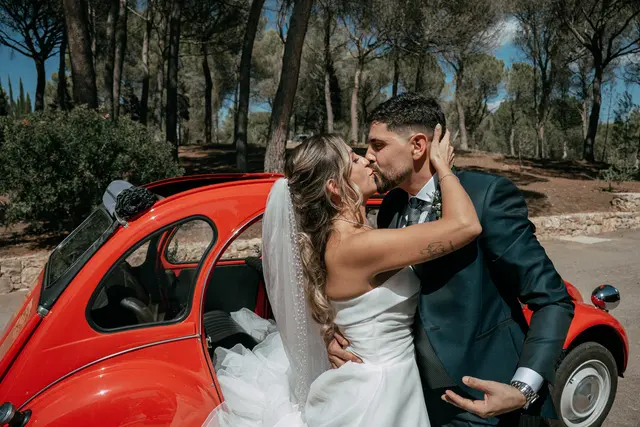 Boda de Ángela y Fernando en Bodegas Emilio Clemente portada sesion pareja