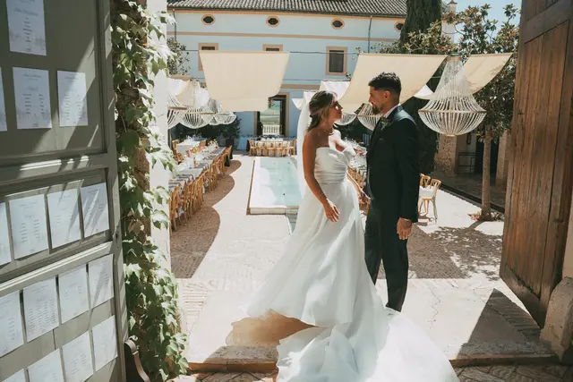 Boda de Ángela y Fernando en Bodegas Emilio Clemente sesion pareja