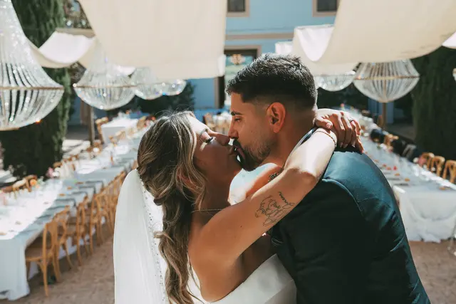 Boda de Ángela y Fernando en Bodegas Emilio Clemente sesion pareja