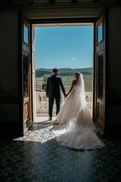 Boda de Ángela y Fernando en Bodegas Emilio Clemente portada sesion pareja