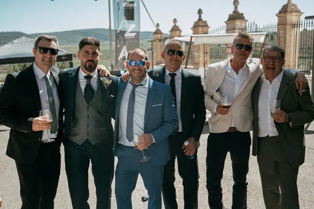 Boda de Ángela y Fernando en Bodegas Emilio Clemente coctel grupales