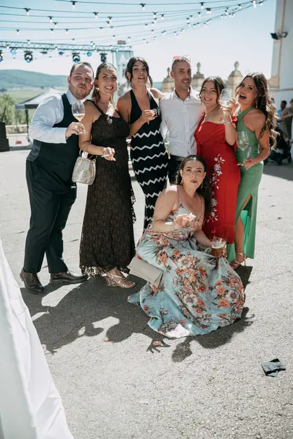 Boda de Ángela y Fernando en Bodegas Emilio Clemente coctel grupales