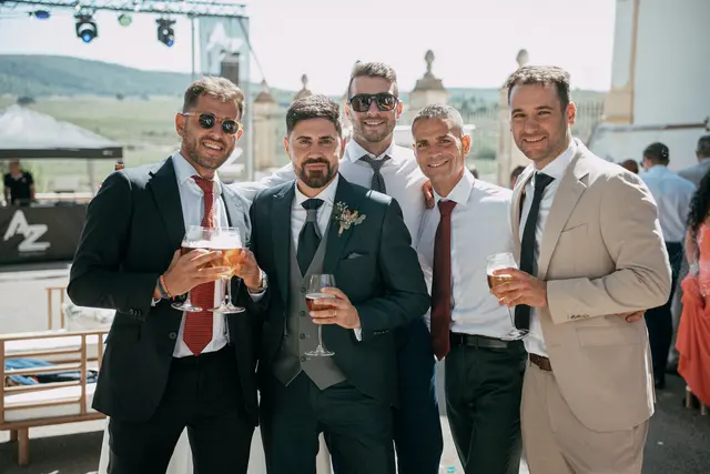 Boda de Ángela y Fernando en Bodegas Emilio Clemente coctel grupales