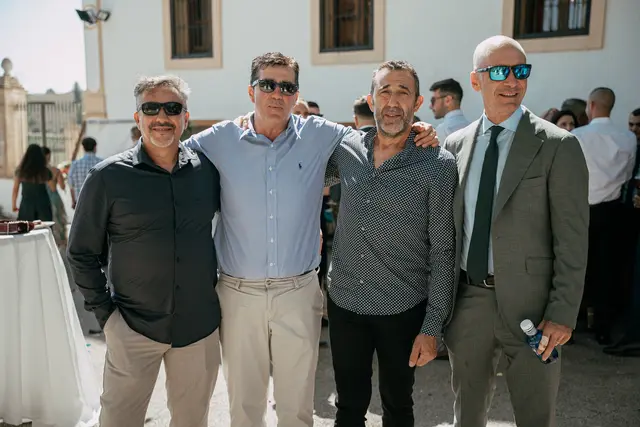 Boda de Ángela y Fernando en Bodegas Emilio Clemente coctel grupales