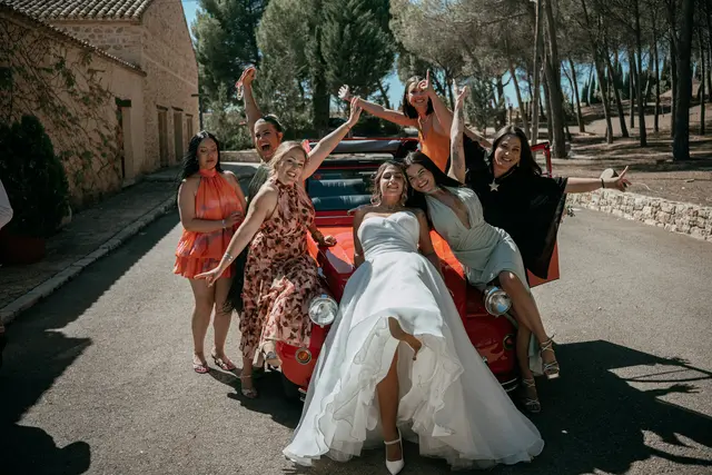 Boda de Ángela y Fernando en Bodegas Emilio Clemente coctel portada