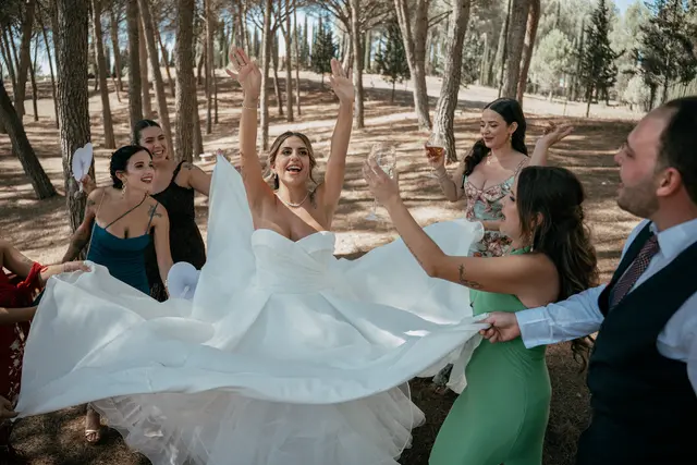 Boda de Ángela y Fernando en Bodegas Emilio Clemente coctel portada