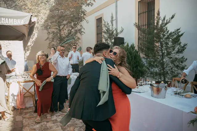 Boda de Ángela y Fernando en Bodegas Emilio Clemente banquete