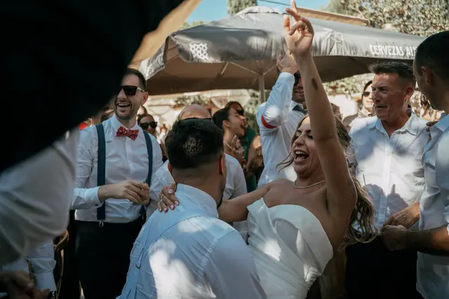 Boda de Ángela y Fernando en Bodegas Emilio Clemente banquete