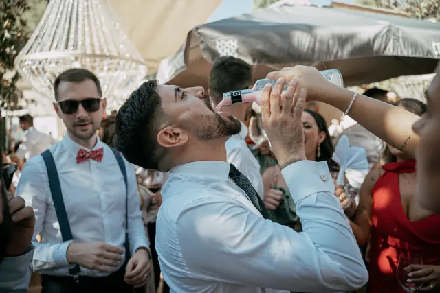 Boda de Ángela y Fernando en Bodegas Emilio Clemente banquete