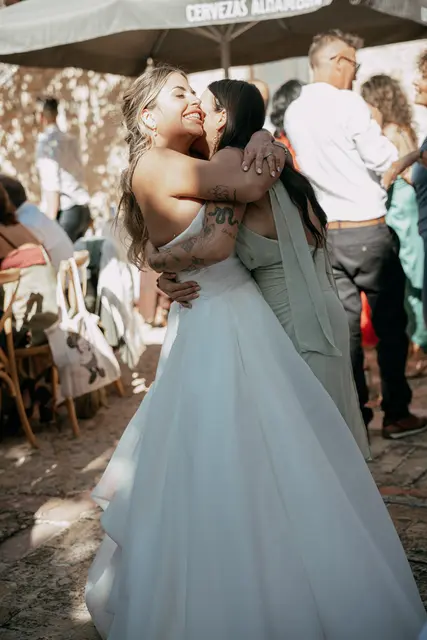 Boda de Ángela y Fernando en Bodegas Emilio Clemente banquete
