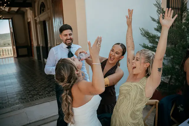 Boda de Ángela y Fernando en Bodegas Emilio Clemente banquete