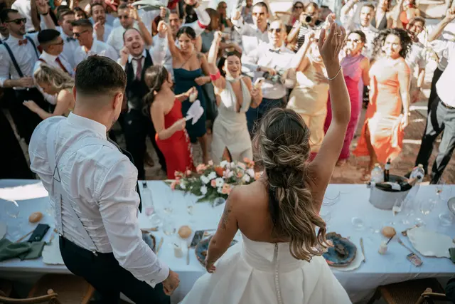Boda de Ángela y Fernando en Bodegas Emilio Clemente banquete