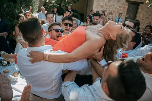 Boda de Ángela y Fernando en Bodegas Emilio Clemente banquete