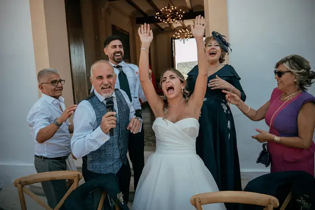Boda de Ángela y Fernando en Bodegas Emilio Clemente banquete portada