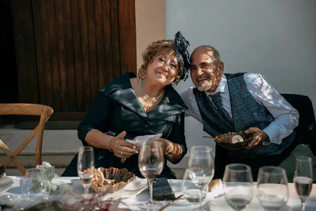 Boda de Ángela y Fernando en Bodegas Emilio Clemente banquete