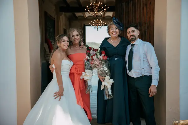 Boda de Ángela y Fernando en Bodegas Emilio Clemente banquete grupales