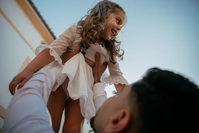 Boda de Ángela y Fernando en Bodegas Emilio Clemente banquete portada