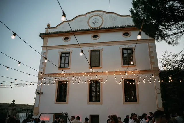 Boda de Ángela y Fernando en Bodegas Emilio Clemente fiesta