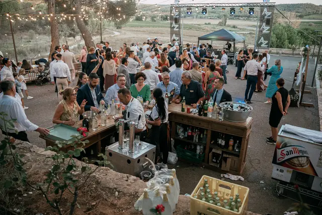 Boda de Ángela y Fernando en Bodegas Emilio Clemente fiesta