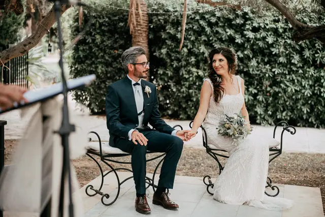Boda de Anna y Daniel en Jardines La Cartuja ceremonia portada