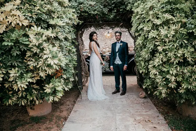Boda de Anna y Daniel en Jardines La Cartuja portada sesion pareja