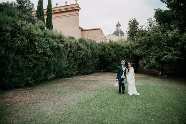 Boda de Anna y Daniel en Jardines La Cartuja portada sesion pareja