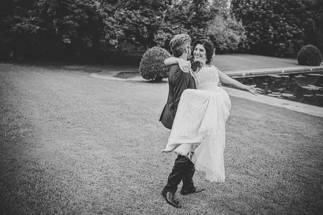 Boda de Anna y Daniel en Jardines La Cartuja portada sesion pareja