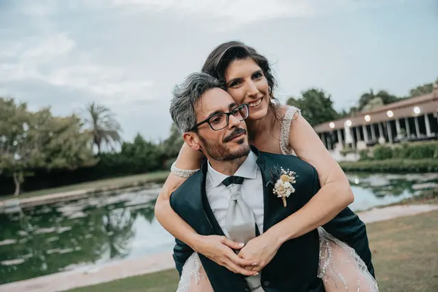 Boda de Anna y Daniel en Jardines La Cartuja portada sesion pareja