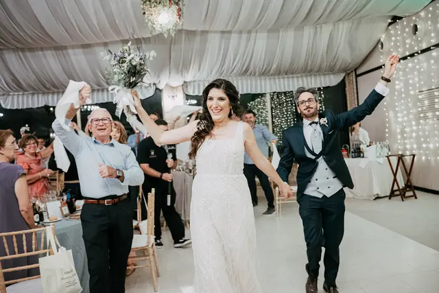 Boda de Anna y Daniel en Jardines La Cartuja Salida / Entrada