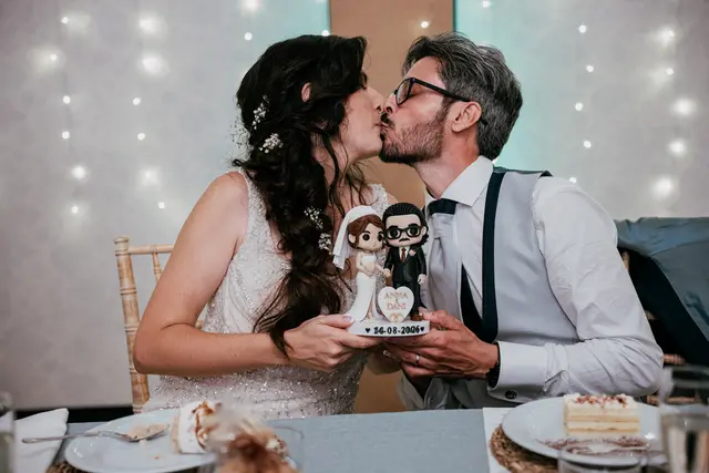 Boda de Anna y Daniel en Jardines La Cartuja banquete