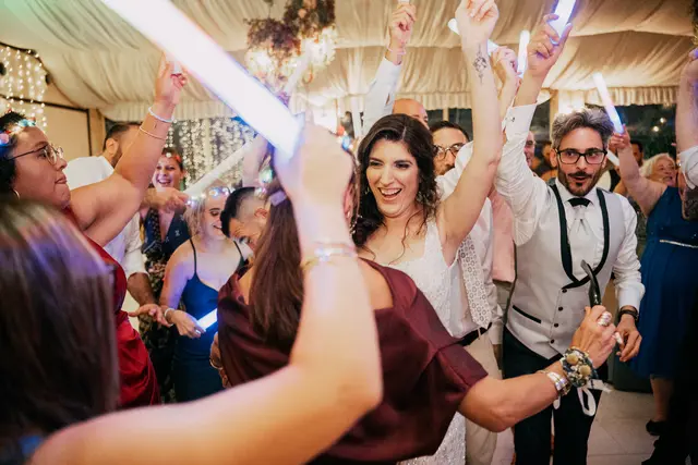 Boda de Anna y Daniel en Jardines La Cartuja banquete portada
