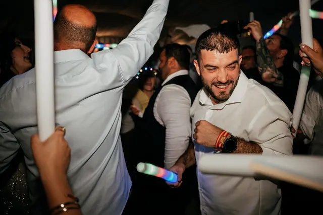 Boda de Anna y Daniel en Jardines La Cartuja banquete