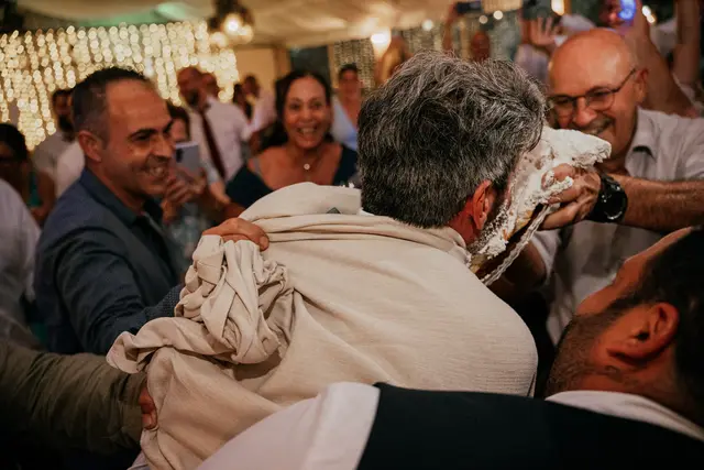 Boda de Anna y Daniel en Jardines La Cartuja banquete