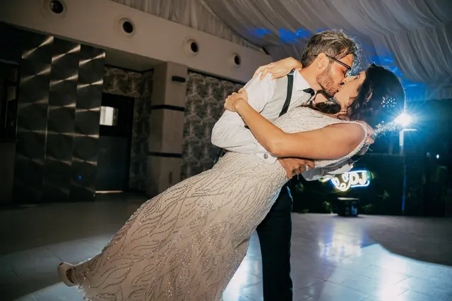 Boda de Anna y Daniel en Jardines La Cartuja baile nupcial